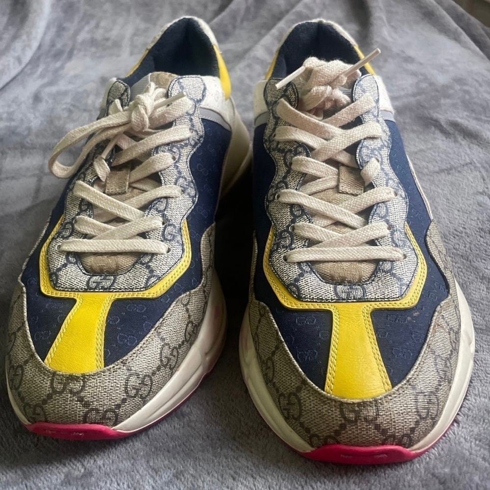 Gucci Off-White and Navy Blue Vintage Sneakers